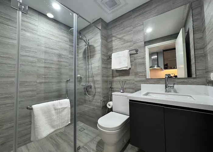 Apartamento 5min Poblacion Full Kitchen 500mbps Wi-fi Gym - Manila