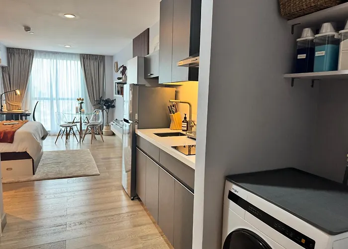 5min Poblacion Full Kitchen 500mbps Wi-fi Gym - Manila