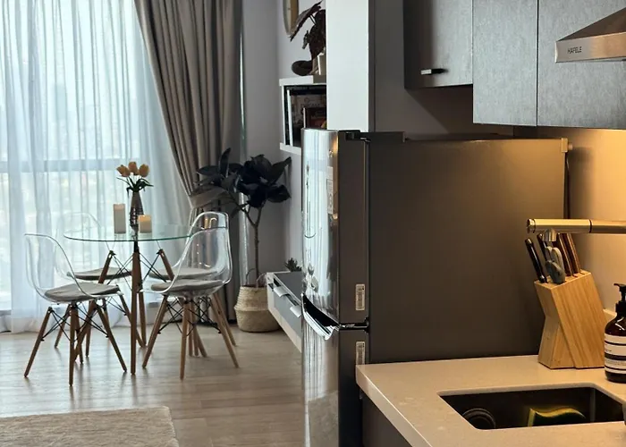 5min Poblacion Full Kitchen 500mbps Wi-fi Gym - * Manila