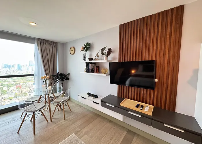 5min Poblacion Full Kitchen 500mbps Wi-fi Gym - Manila